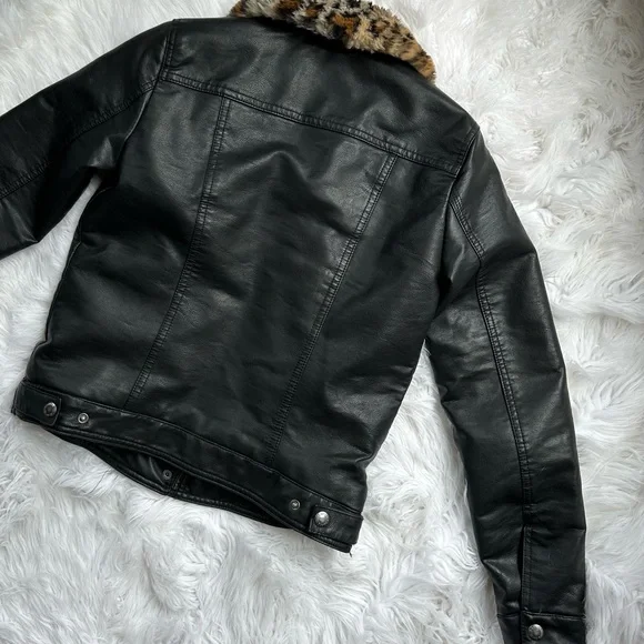 [ Levi’s ] Women’s Leopard Print Fur Lined Leather Jacket - Picture 4 of 16